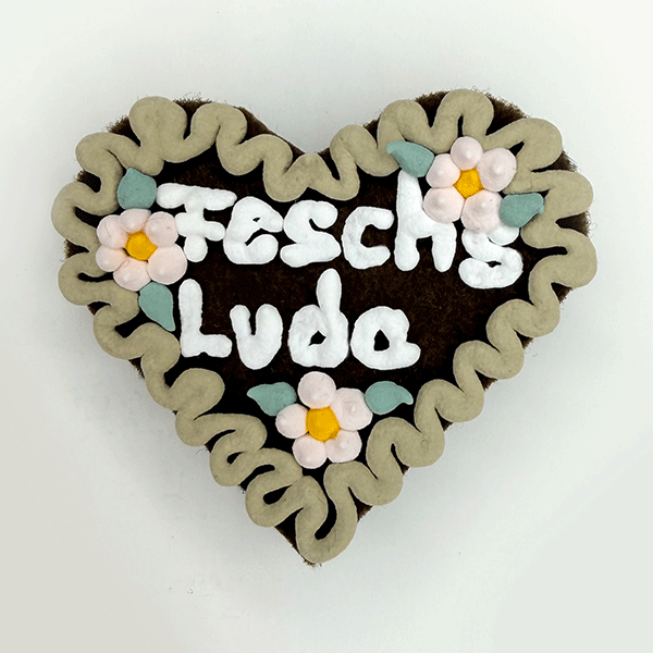 Original Münchner Wiesn-Filzherz "Feschs Luda" - beiger Rand, hellrosa Blumen
