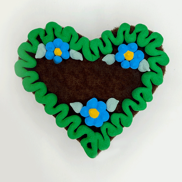 Original Münchner Wiesn-Filzherz "WUNSCHTEXT" - grüner Rand, himmelblaue Blumen – Bild 2