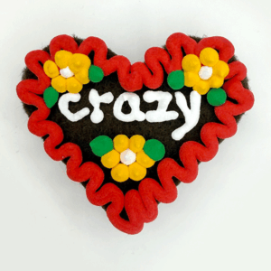 Original Münchner Wiesn-Filzherz "crazy" - erdbeerroter Rand, gelbe Blumen