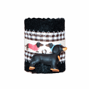 "Original Münchner Bierbandl" by ALINA SPIEGEL - verziert, schwarz, weissbraun karierte Borte mit Dackelmotiv und schwarzem Dackelanhänger