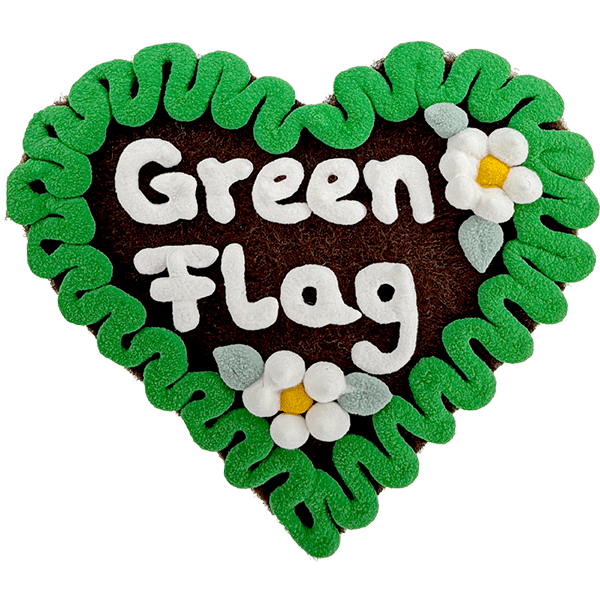 Original Münchner Filzherz "Green Flag" - grüner Rand, weiße Blumen